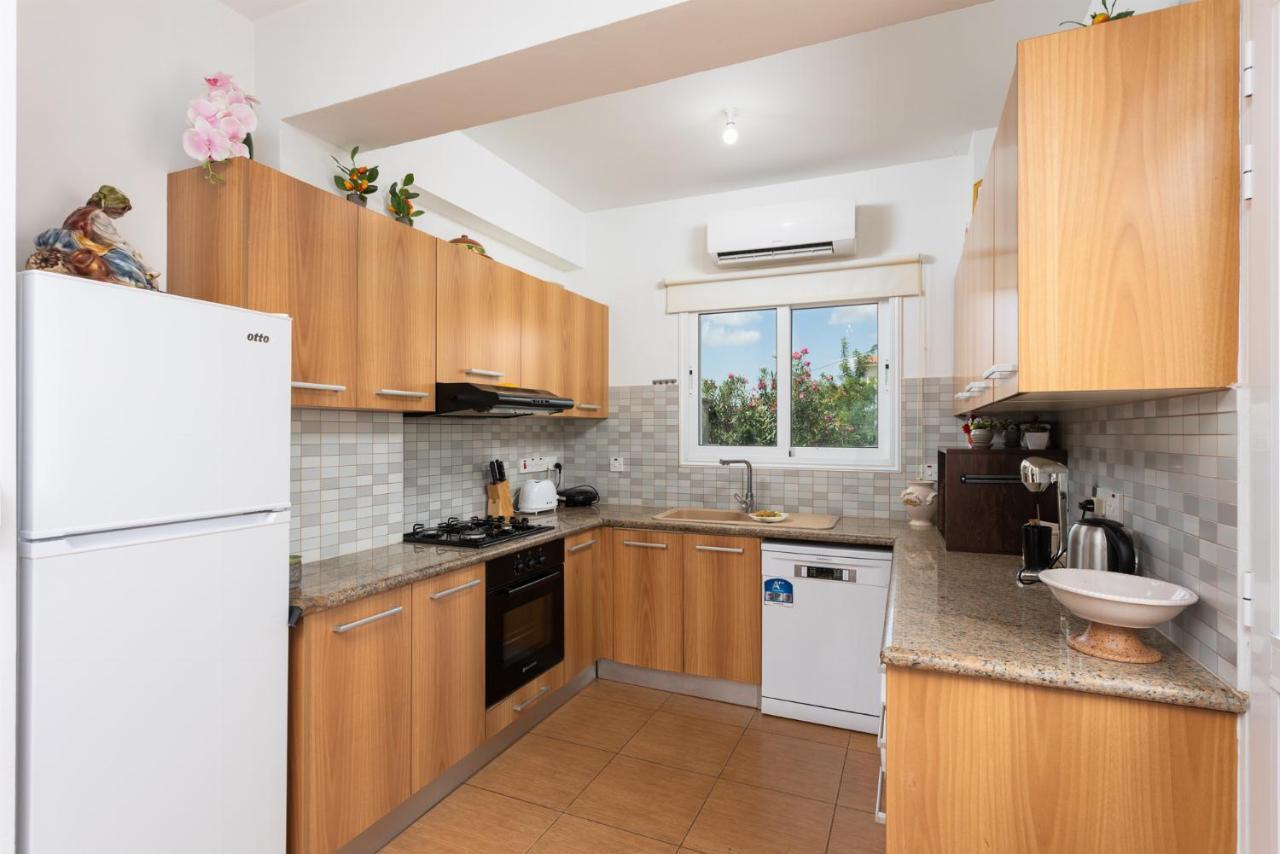 Villa Kalliopi Paralímni Eksteriør bilde